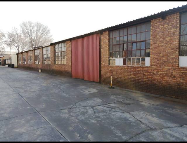 4,500M² WAREHOUSE FOR SALE IN VULCANIA